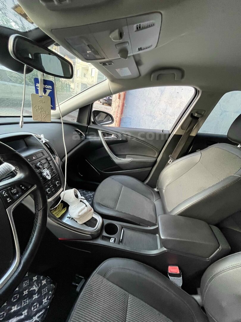 Sahibinden Opel Astra 1.4 T Cosmo 2012 Model İstanbul 156.700 km Beyaz 1