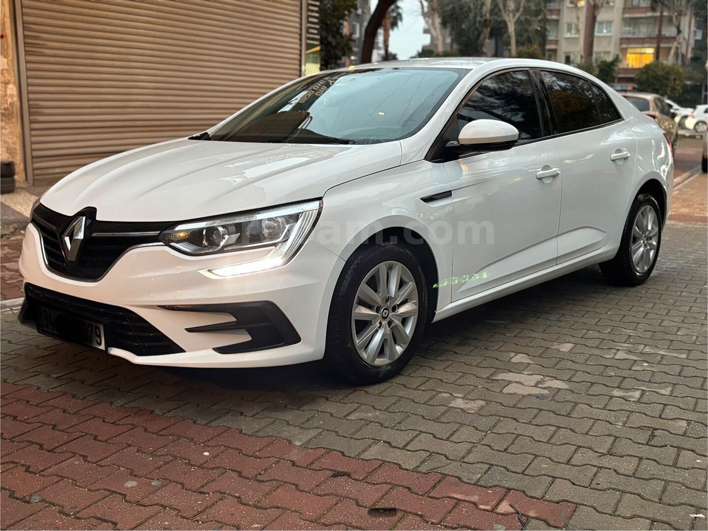 Sahibinden Renault Megane 1.3 TCe Joy 2022 Model Mersin 163.000 km Beyaz 2