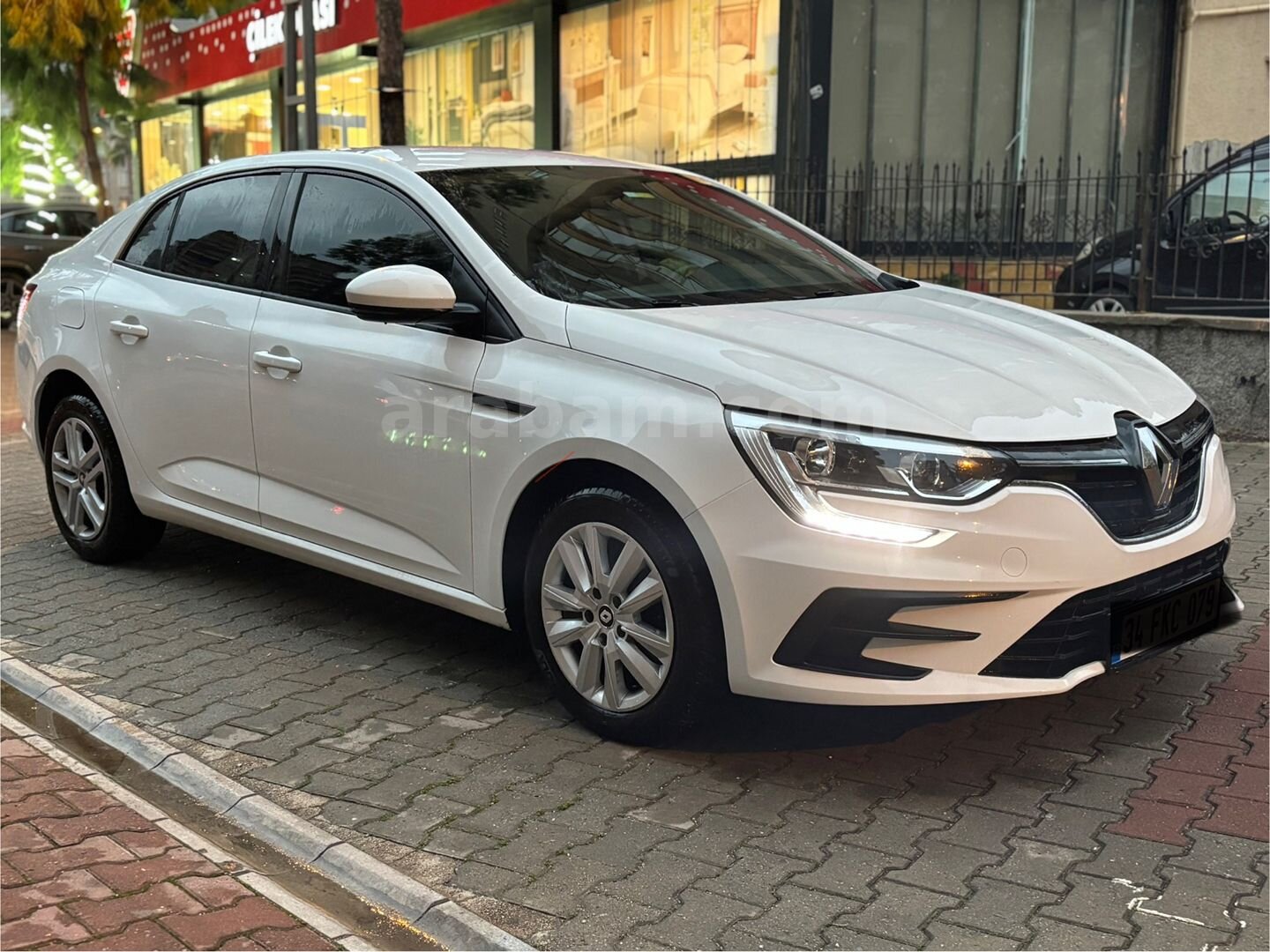 Sahibinden Renault Megane 1.3 TCe Joy 2022 Model Mersin 163.000 km Beyaz 3