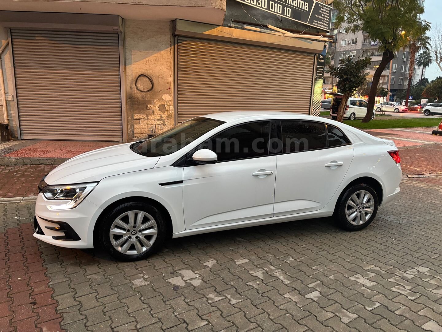 Sahibinden Renault Megane 1.3 TCe Joy 2022 Model Mersin 163.000 km Beyaz 4