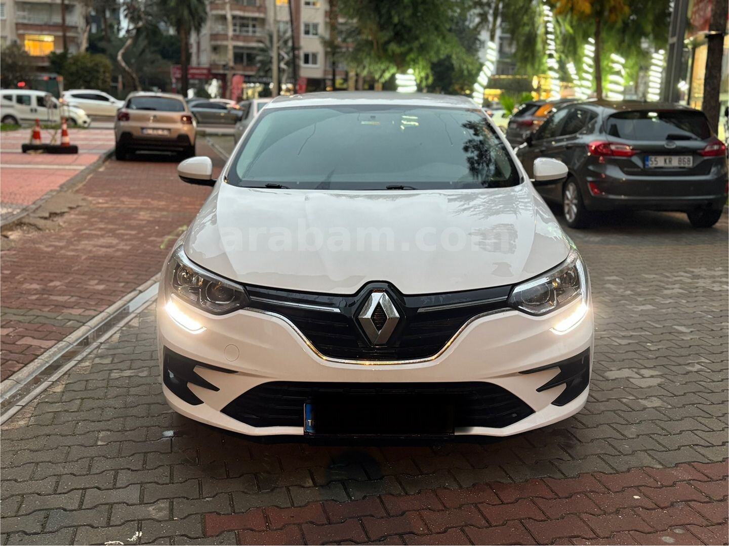 Sahibinden Renault Megane 1.3 TCe Joy 2022 Model Mersin 163.000 km Beyaz 1