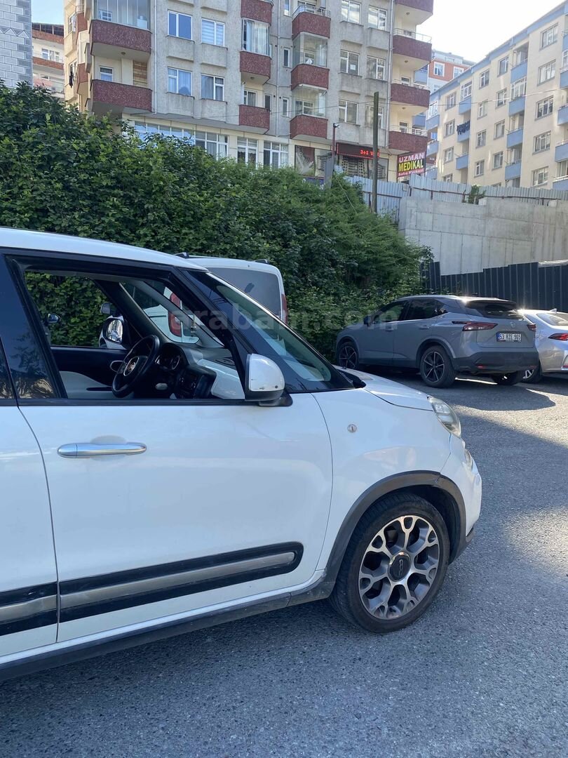 Sahibinden Fiat 500 Ailesi 500L 1.3 Mjet RockStar 2013 Model Rize 165.000 km Beyaz 4