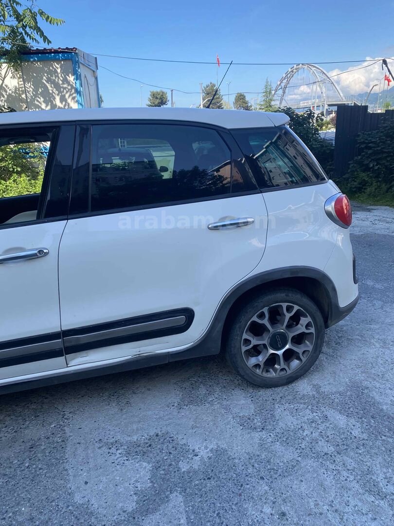 Sahibinden Fiat 500 Ailesi 500L 1.3 Mjet RockStar 2013 Model Rize 165.000 km Beyaz 6