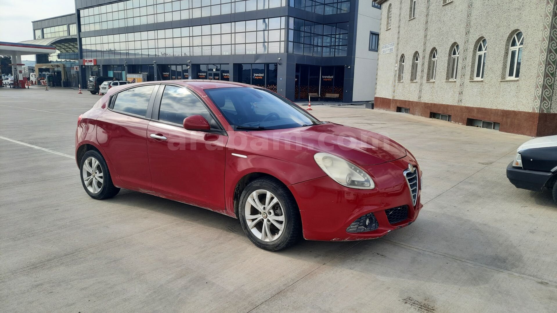 Sahibinden Alfa Romeo Giulietta 1.6 JTD Distinctive 2012 Model Bursa 306.000 km Kırmızı 3