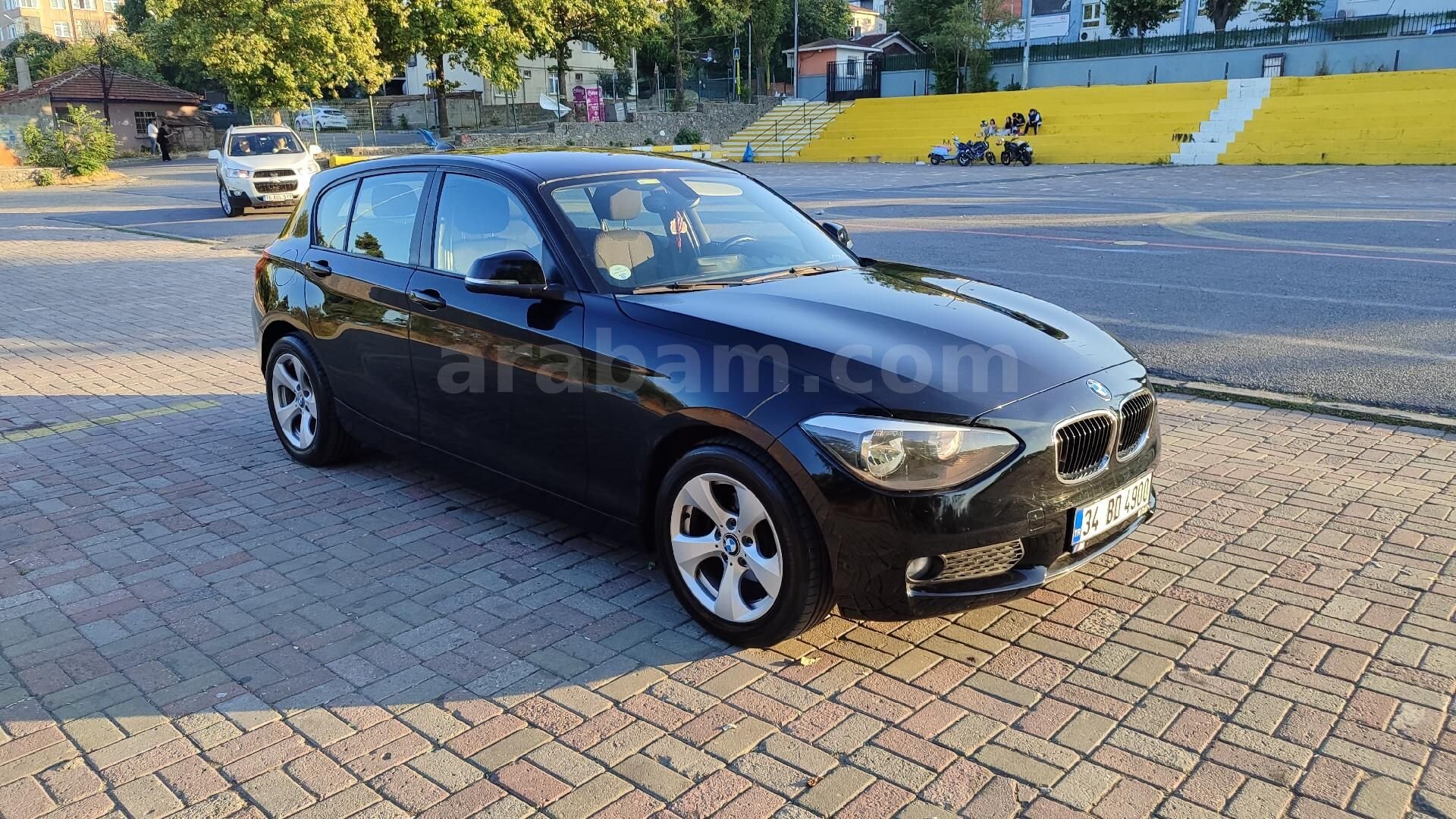 Sahibinden BMW 1 Serisi 116i Standart 2012 Model İstanbul 130.000 km Siyah 2