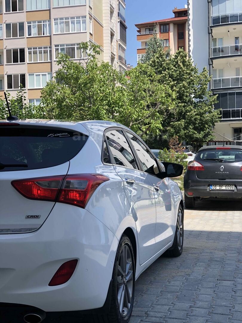 Sahibinden Hyundai i30 1.6 CRDi Elite 2016 Model Edirne 117.000 km Beyaz 6