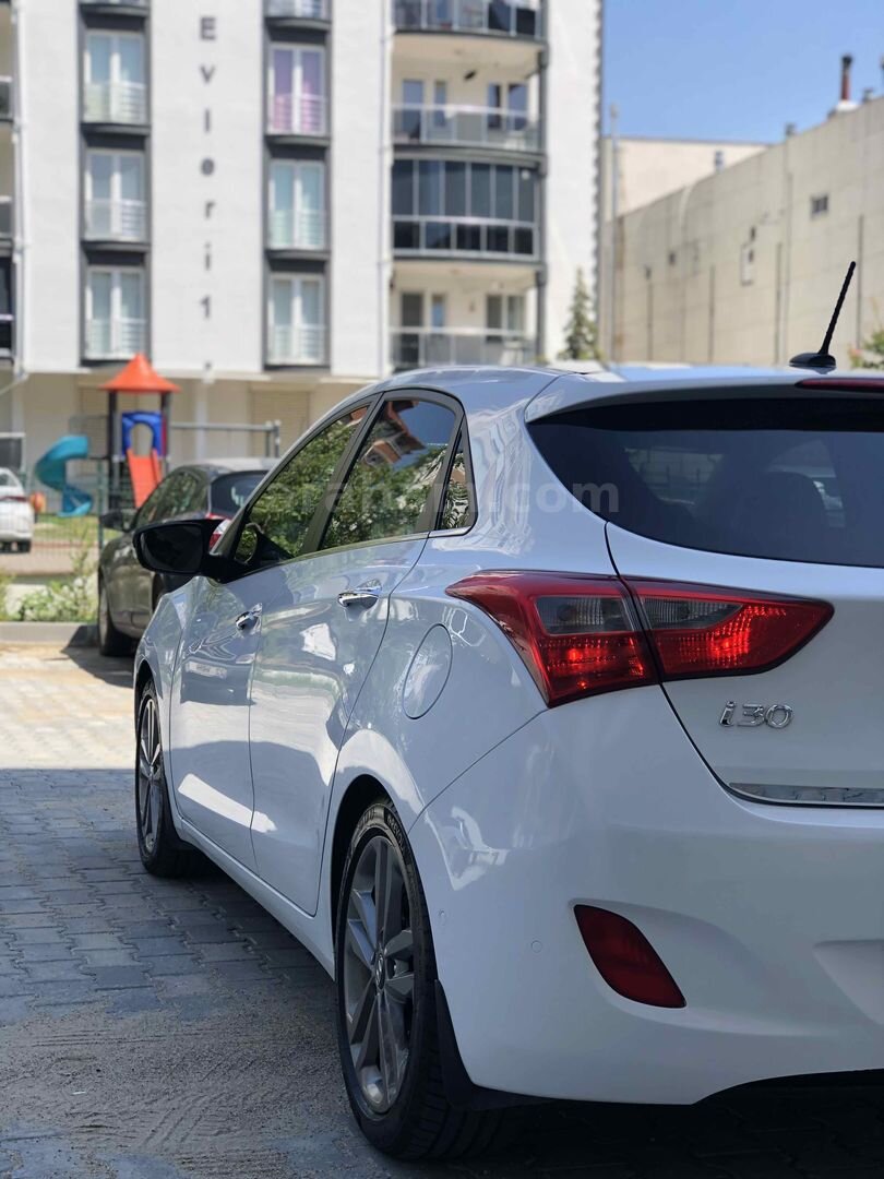 Sahibinden Hyundai i30 1.6 CRDi Elite 2016 Model Edirne 117.000 km Beyaz 5