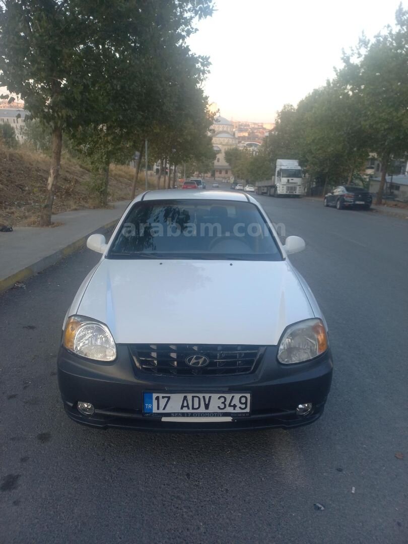 Sahibinden Hyundai Accent 1.5 CRDi Admire 2004 Model İstanbul 216.800 km Beyaz 4