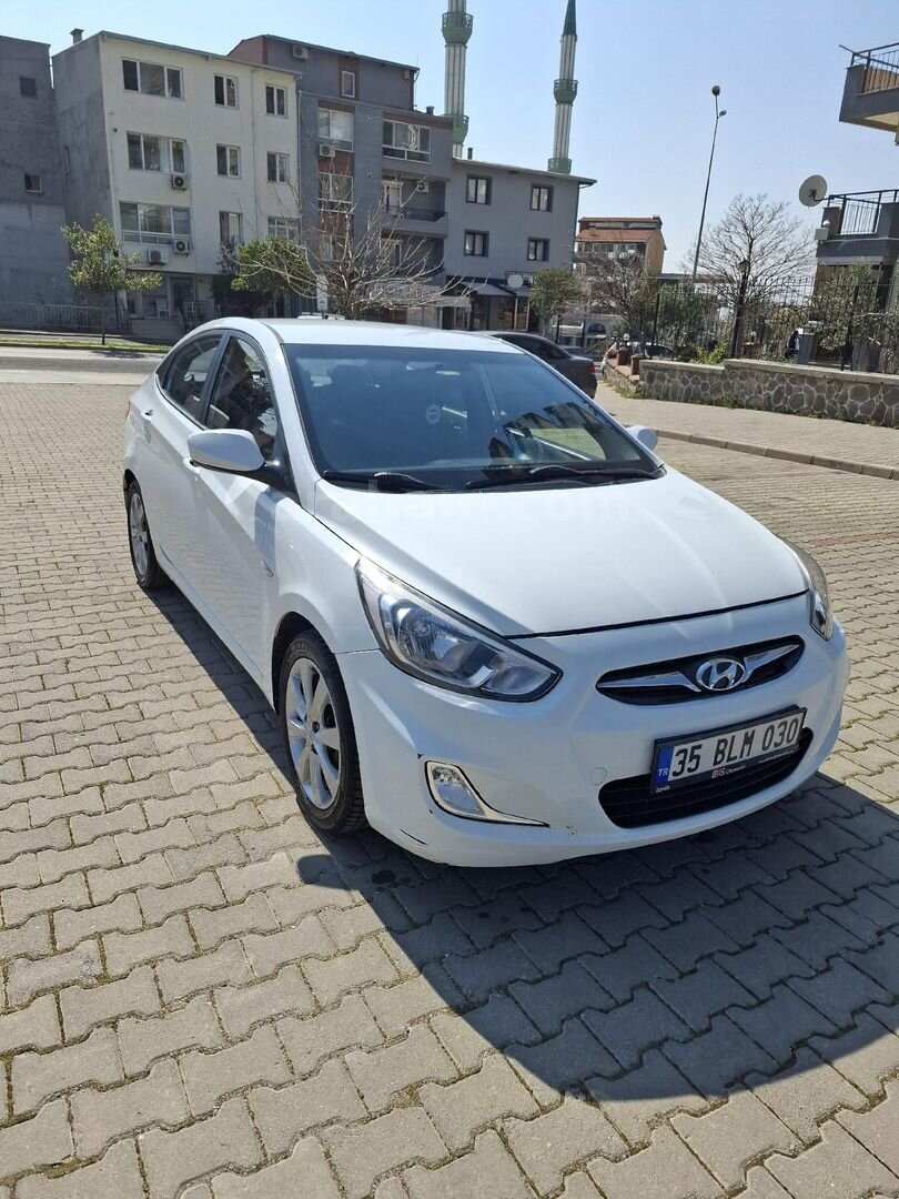 Sahibinden Hyundai Accent Blue 1.6 CRDI Mode Plus 2015 Model İzmir 191.500 km Beyaz 7