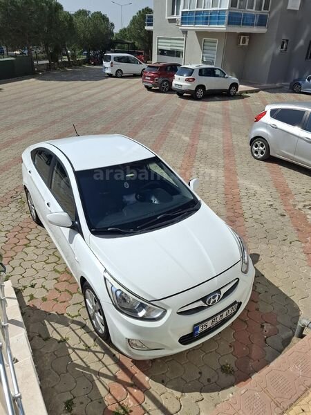 Sahibinden Hyundai Accent Blue 1.6 CRDI Mode Plus 2015 Model İzmir 191.500 km Beyaz