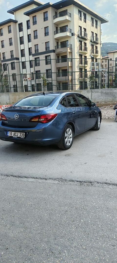 Sahibinden Opel Astra 1.6 Edition 2016 Model Bursa 166.500 km Lacivert 3
