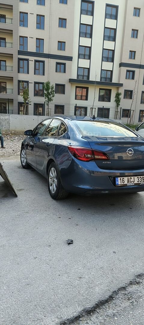 Sahibinden Opel Astra 1.6 Edition 2016 Model Bursa 166.500 km Lacivert 4