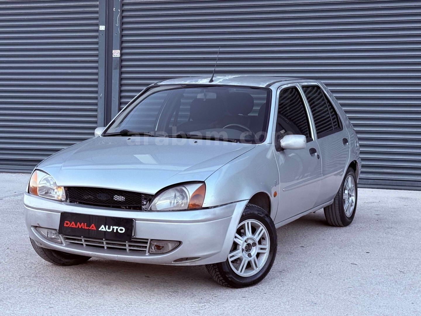 Galeriden Ford Fiesta 1.25 Ghia 2001 Model Gaziantep 320.000 km Füme 3