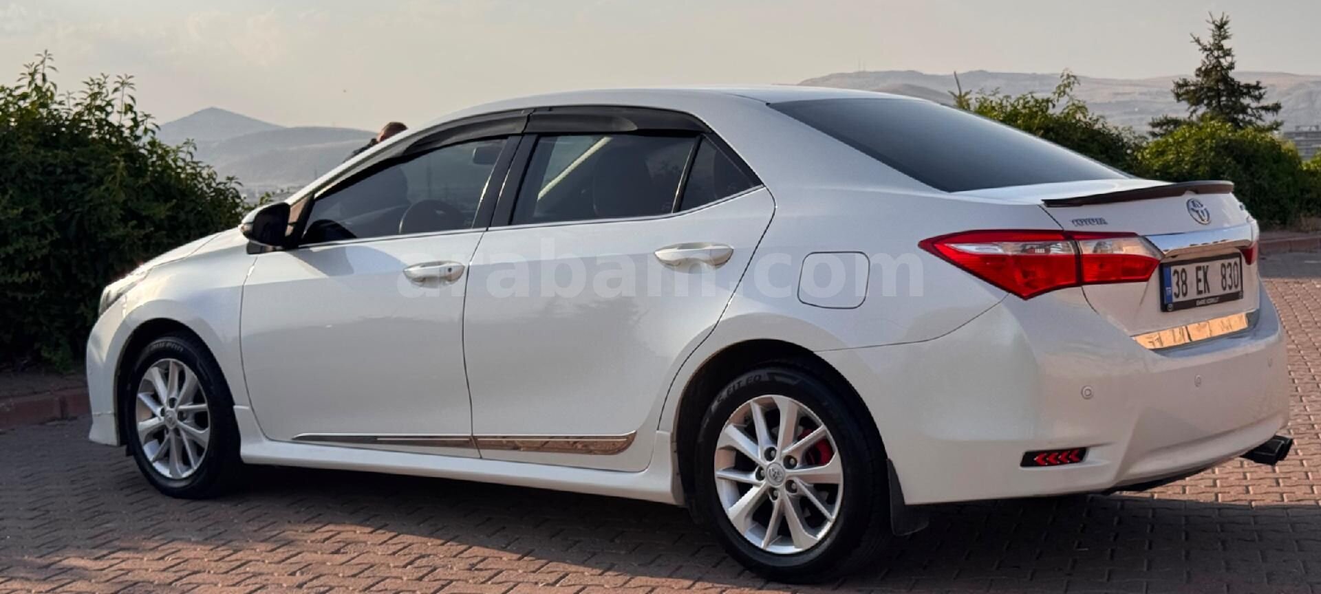 Sahibinden Toyota Corolla 1.4 D-4D Premium 2013 Model Kayseri 163.000 km Beyaz 6