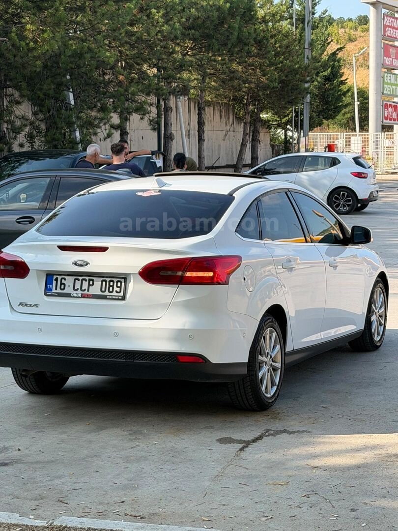 Sahibinden Ford Focus 1.6 TDCi Titanium X 2015 Model Bursa 190.000 km Beyaz 4