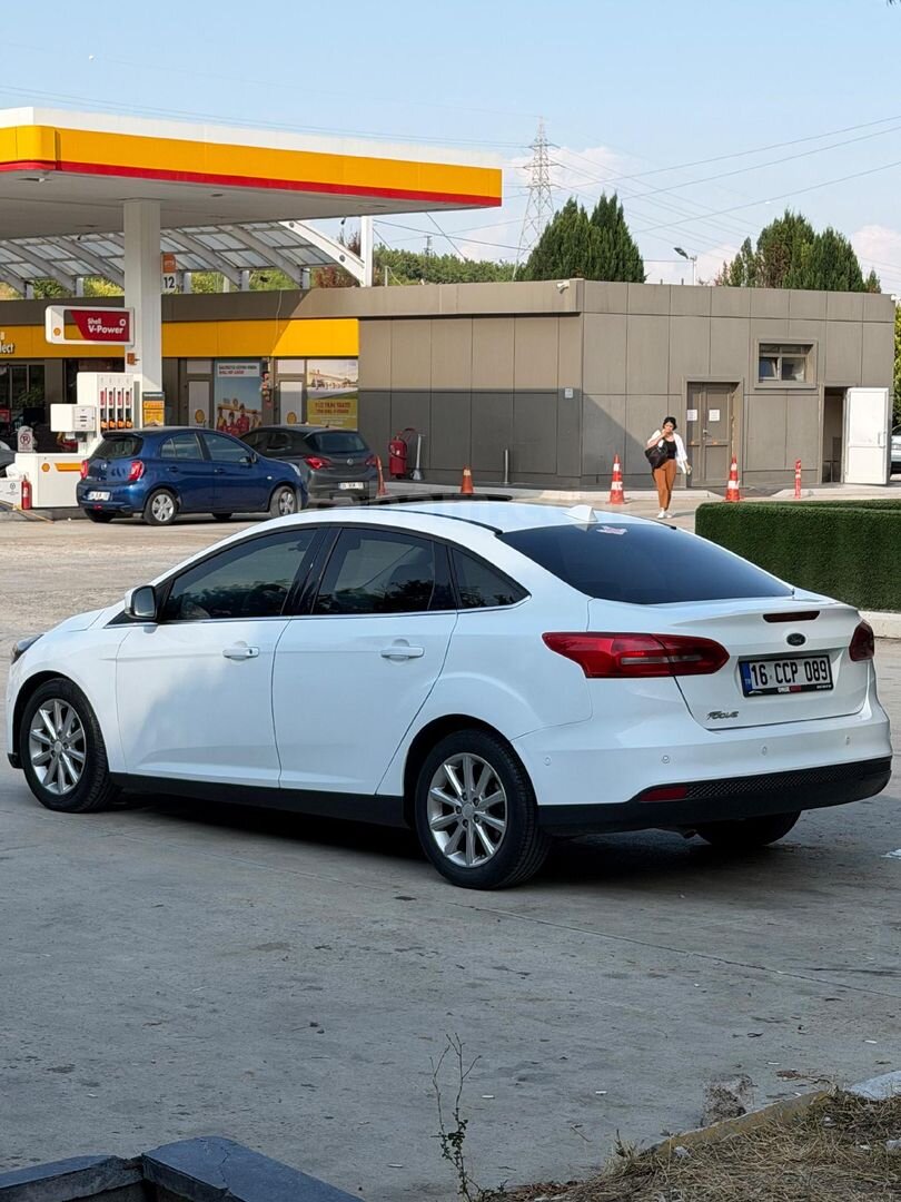 Sahibinden Ford Focus 1.6 TDCi Titanium X 2015 Model Bursa 190.000 km Beyaz 6