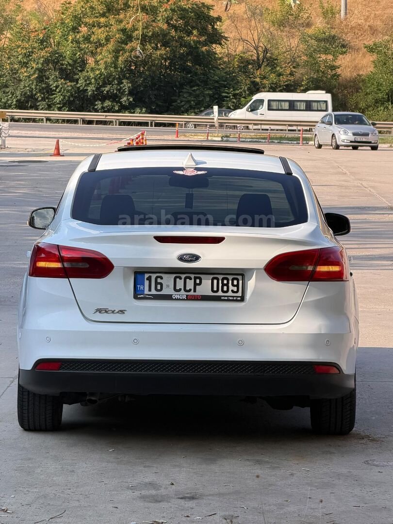 Sahibinden Ford Focus 1.6 TDCi Titanium X 2015 Model Bursa 190.000 km Beyaz 5