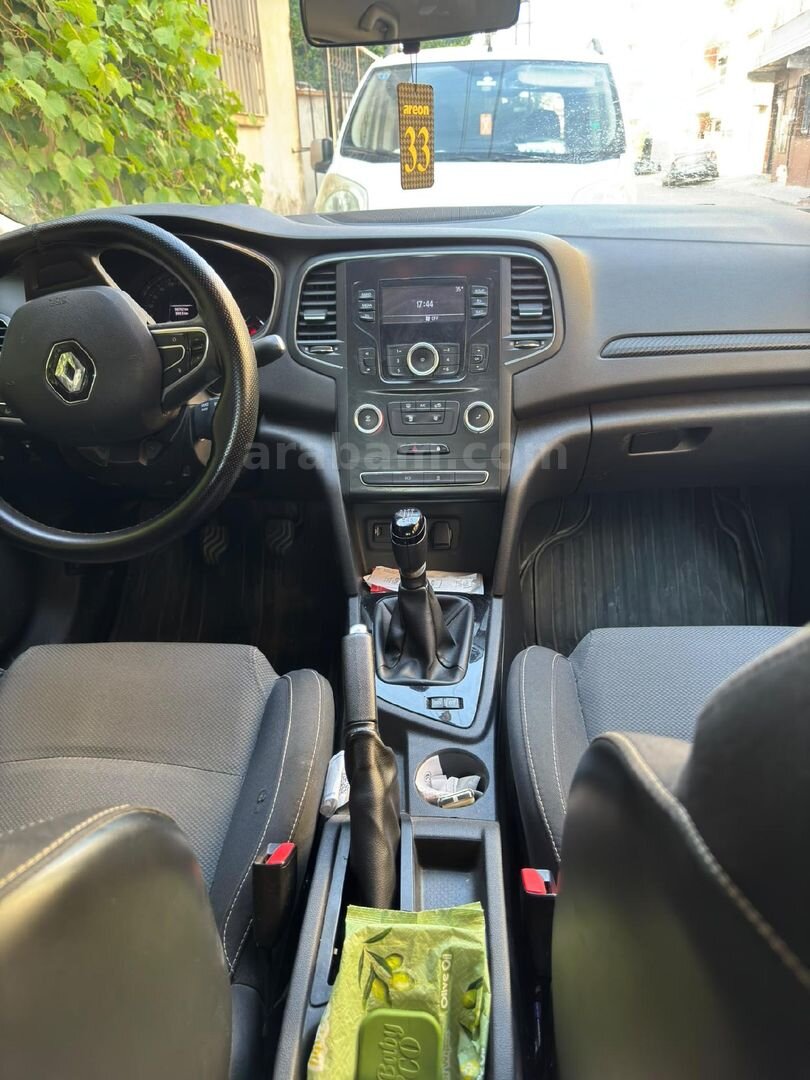 Sahibinden Renault Megane 1.3 TCe Joy 2020 Model Mersin 98.000 km Füme 7