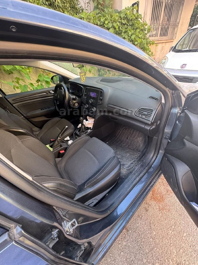 Sahibinden Renault Megane 1.3 TCe Joy 2020 Model Mersin 98.000 km Füme 6