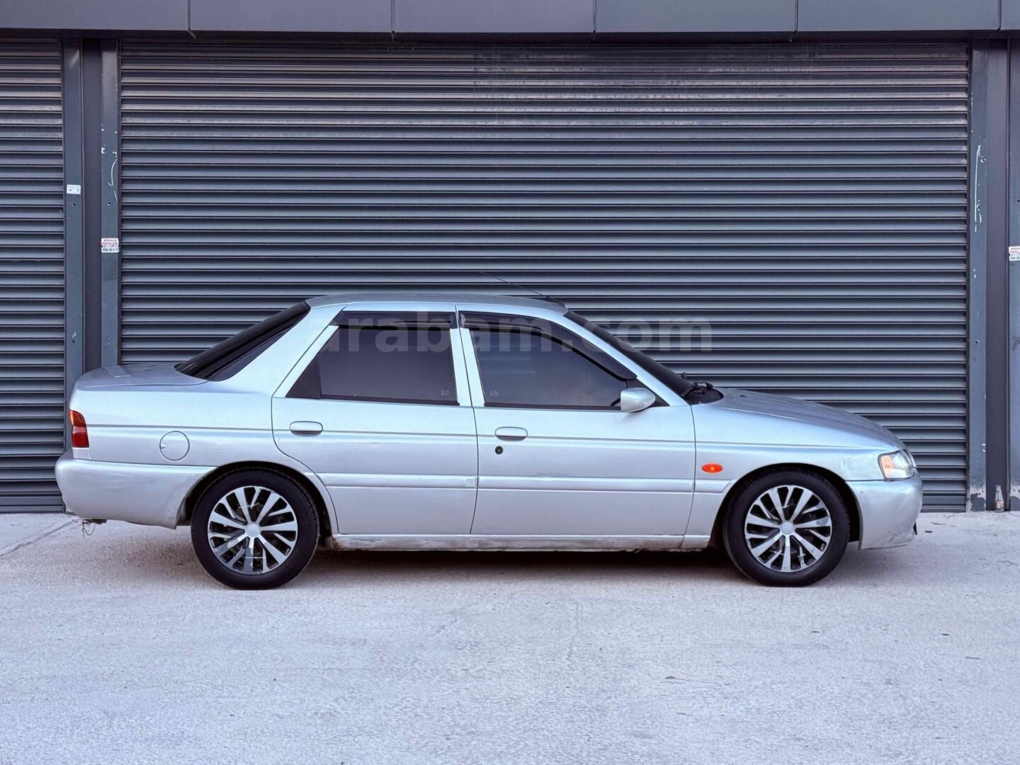 Galeriden Ford Escort 1.6 CL 1998 Model Gaziantep 328.000 km Gri 5