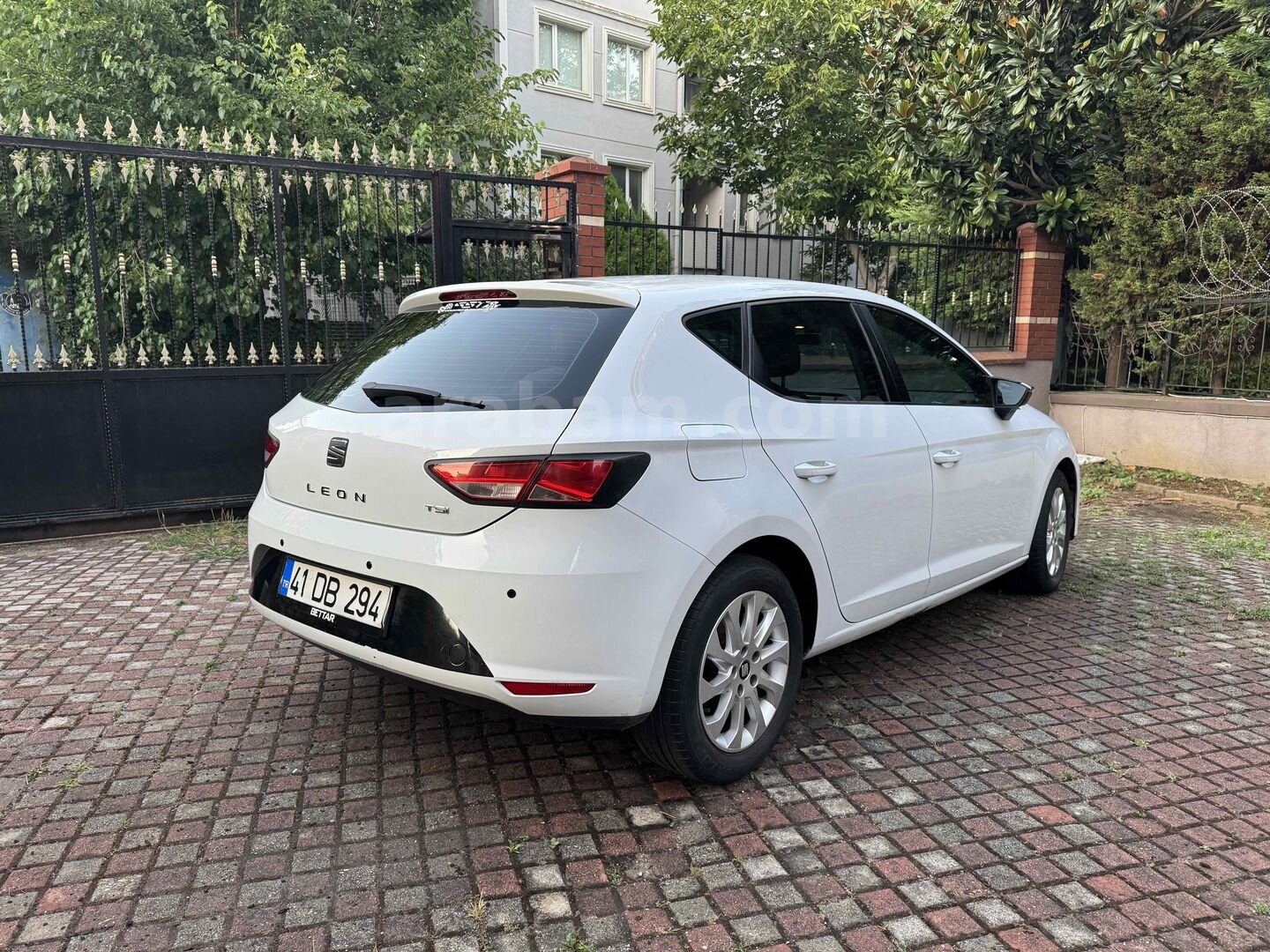 Sahibinden Seat Leon 1.2 TSI Style 2016 Model İstanbul 142.000 km Beyaz 5