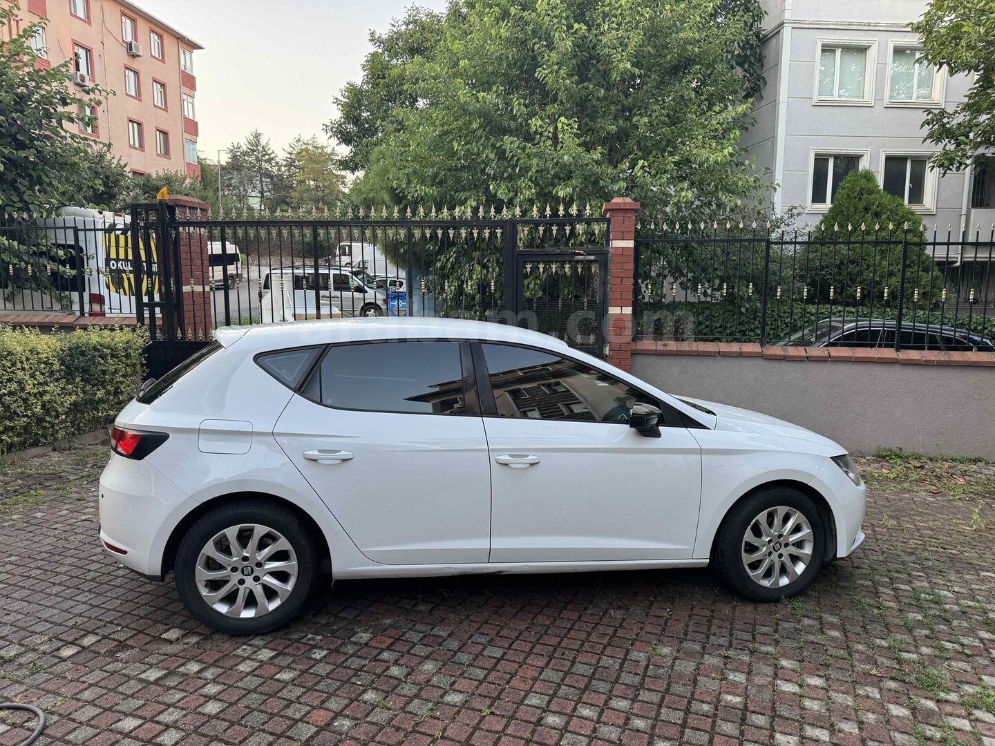 Sahibinden Seat Leon 1.2 TSI Style 2016 Model İstanbul 142.000 km Beyaz 3