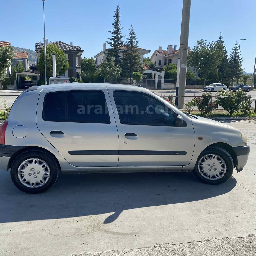 Sahibinden Renault Clio 1.6 RTE 2000 Model Antalya 133.000 km Gri 5