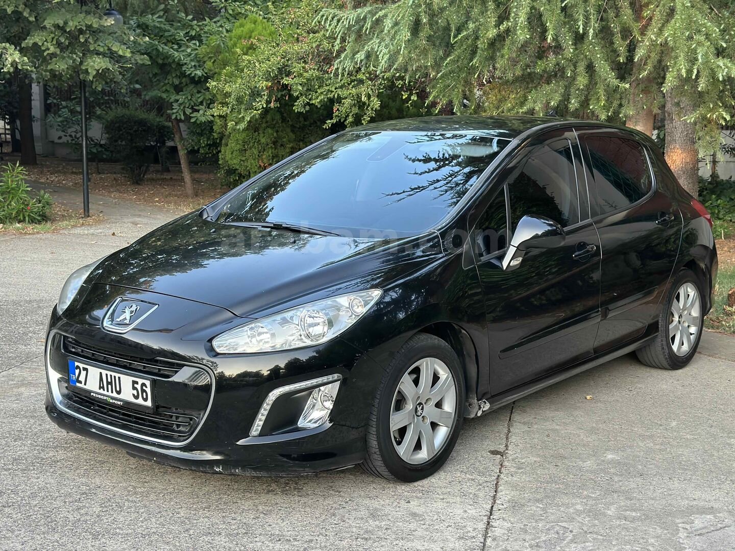 Galeriden Peugeot 308 1.6 e-HDi Active 2013 Model İstanbul 129.000 km Siyah 3