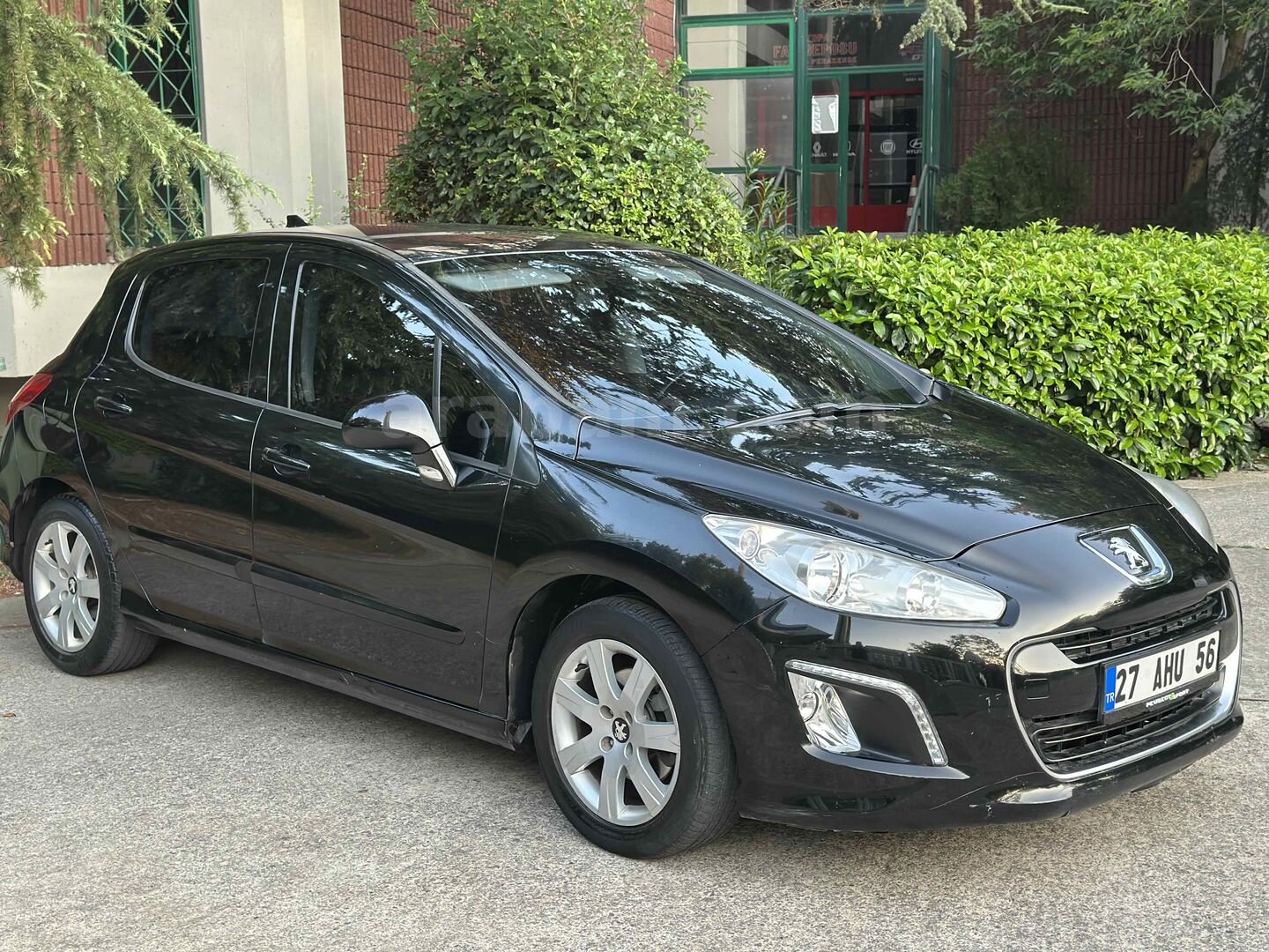 Galeriden Peugeot 308 1.6 e-HDi Active 2013 Model İstanbul 129.000 km Siyah 4