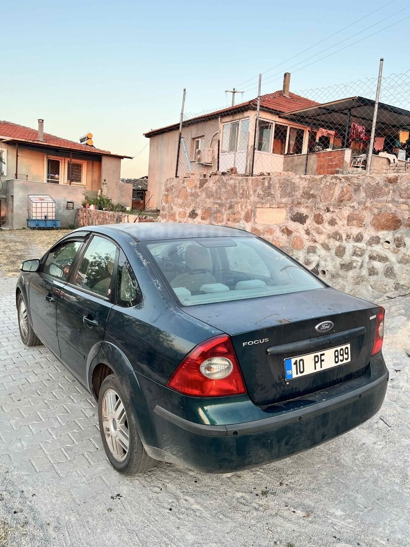 Sahibinden Ford Focus 1.6 TDCi Ghia 2007 Model İzmir 260.880 km Yeşil (metalik) 5