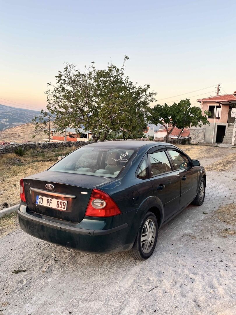Sahibinden Ford Focus 1.6 TDCi Ghia 2007 Model İzmir 260.880 km Yeşil (metalik) 6