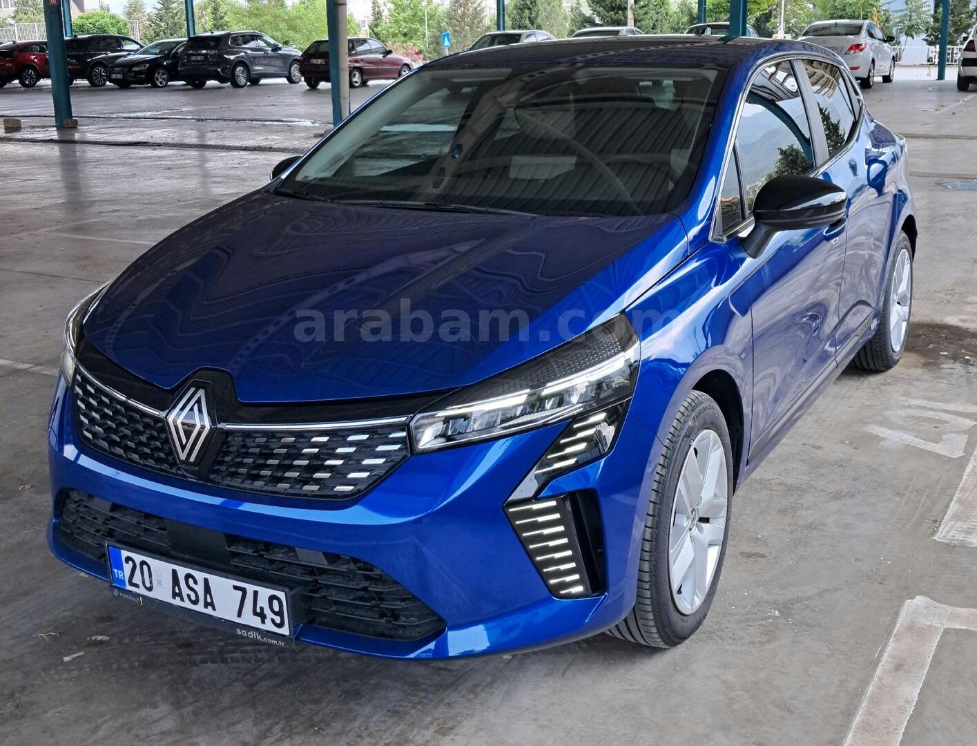 Sahibinden Renault Clio 1.0 TCe Evolution 2025 Model Denizli 6.123 km Mavi 3