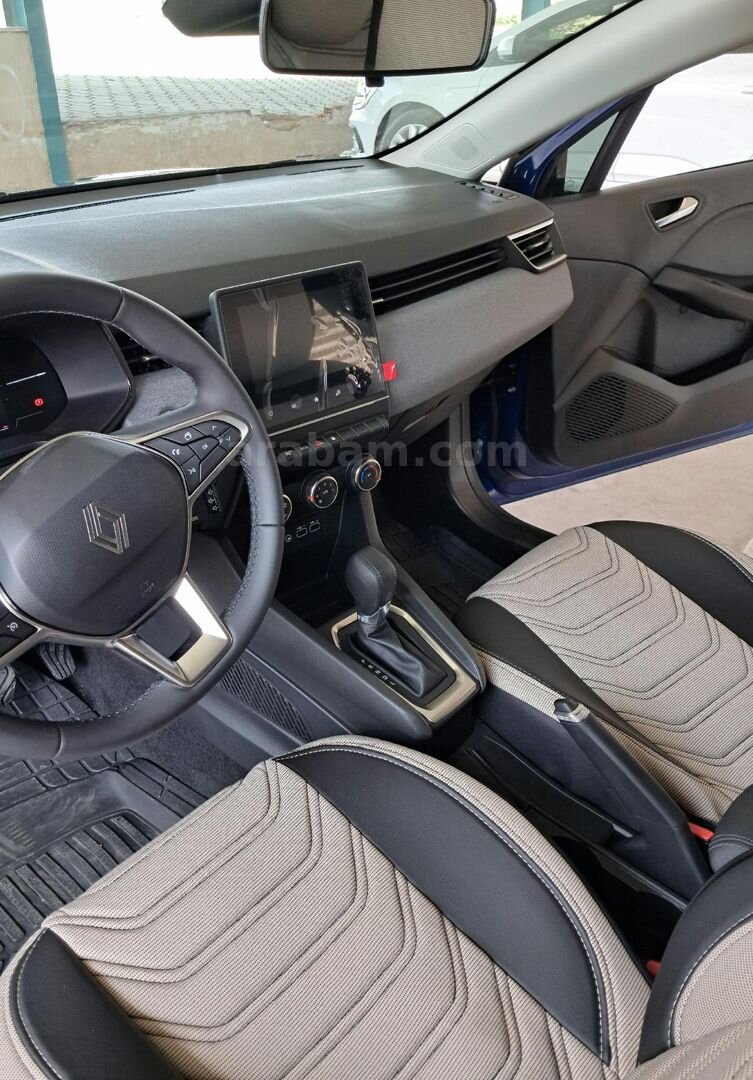 Sahibinden Renault Clio 1.0 TCe Evolution 2025 Model Denizli 6.123 km Mavi 4