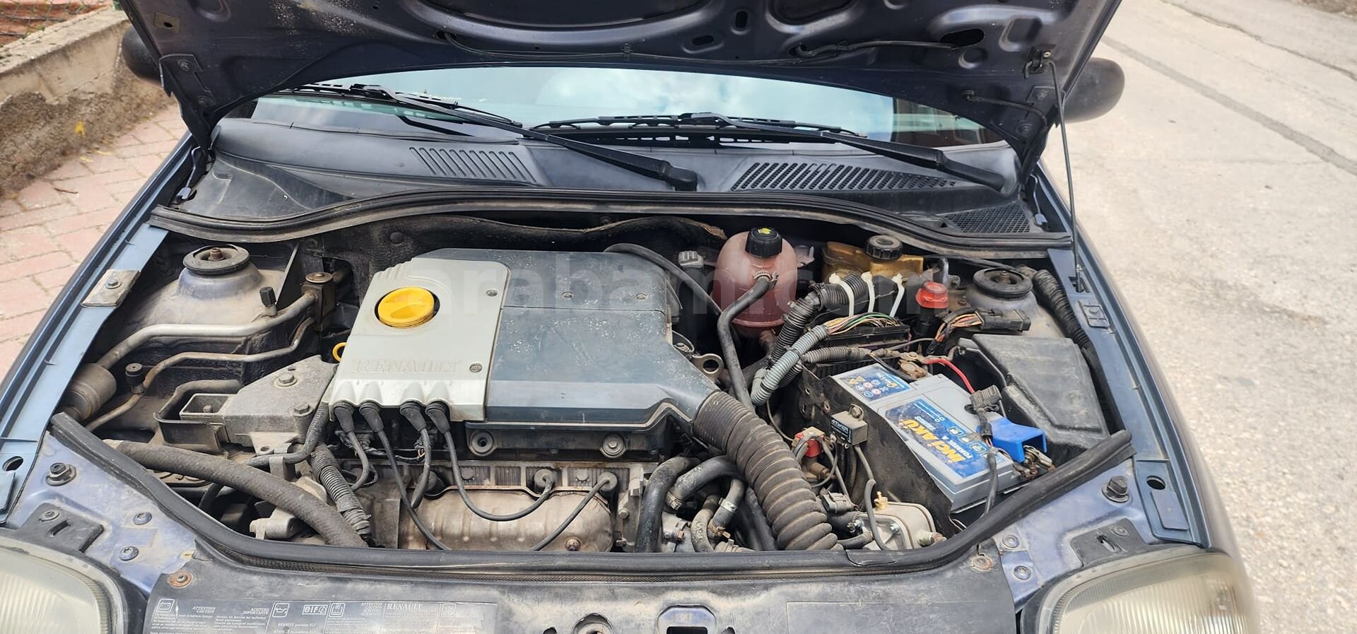 Sahibinden Renault Clio 1.6 RTE 2000 Model Eskişehir 239.000 km Mavi 4