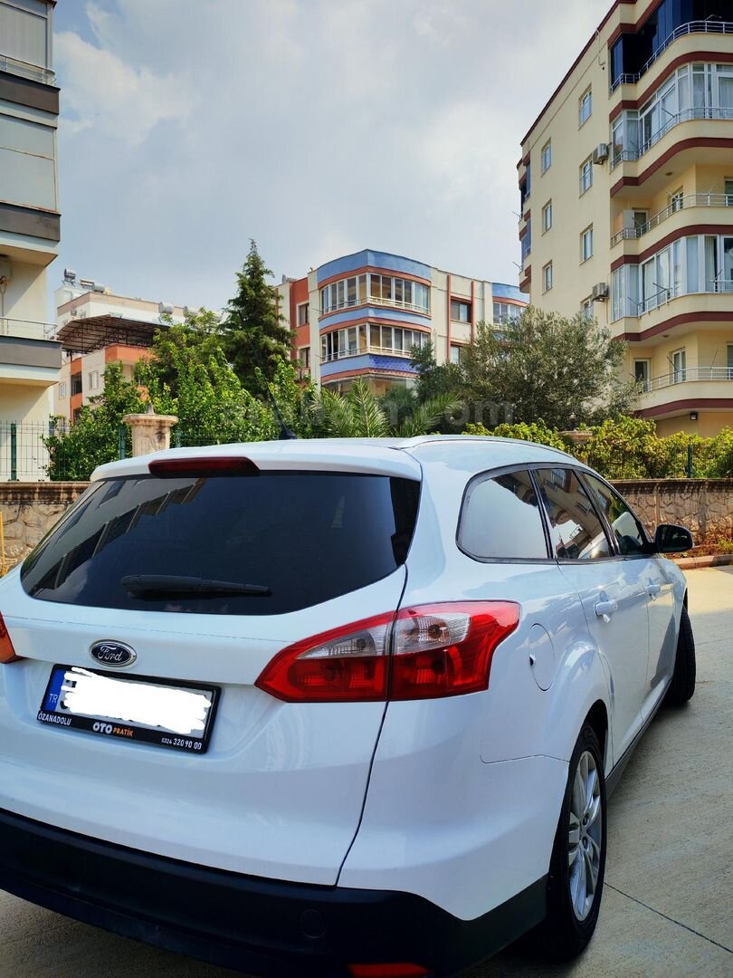 Sahibinden Ford Focus 1.6 TDCi Trend X 2014 Model Mersin 221.000 km Beyaz 4