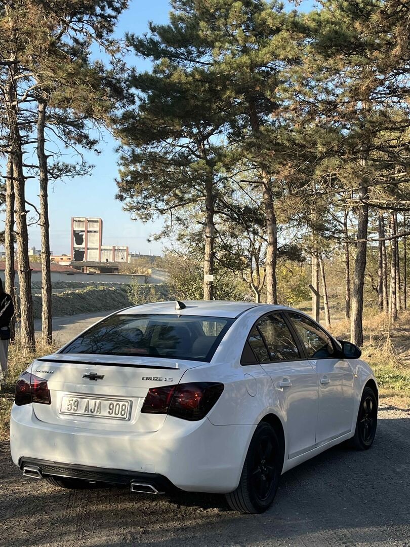 Sahibinden Chevrolet Cruze 1.6 LS 2010 Model Tekirdağ 207.000 km Beyaz 7