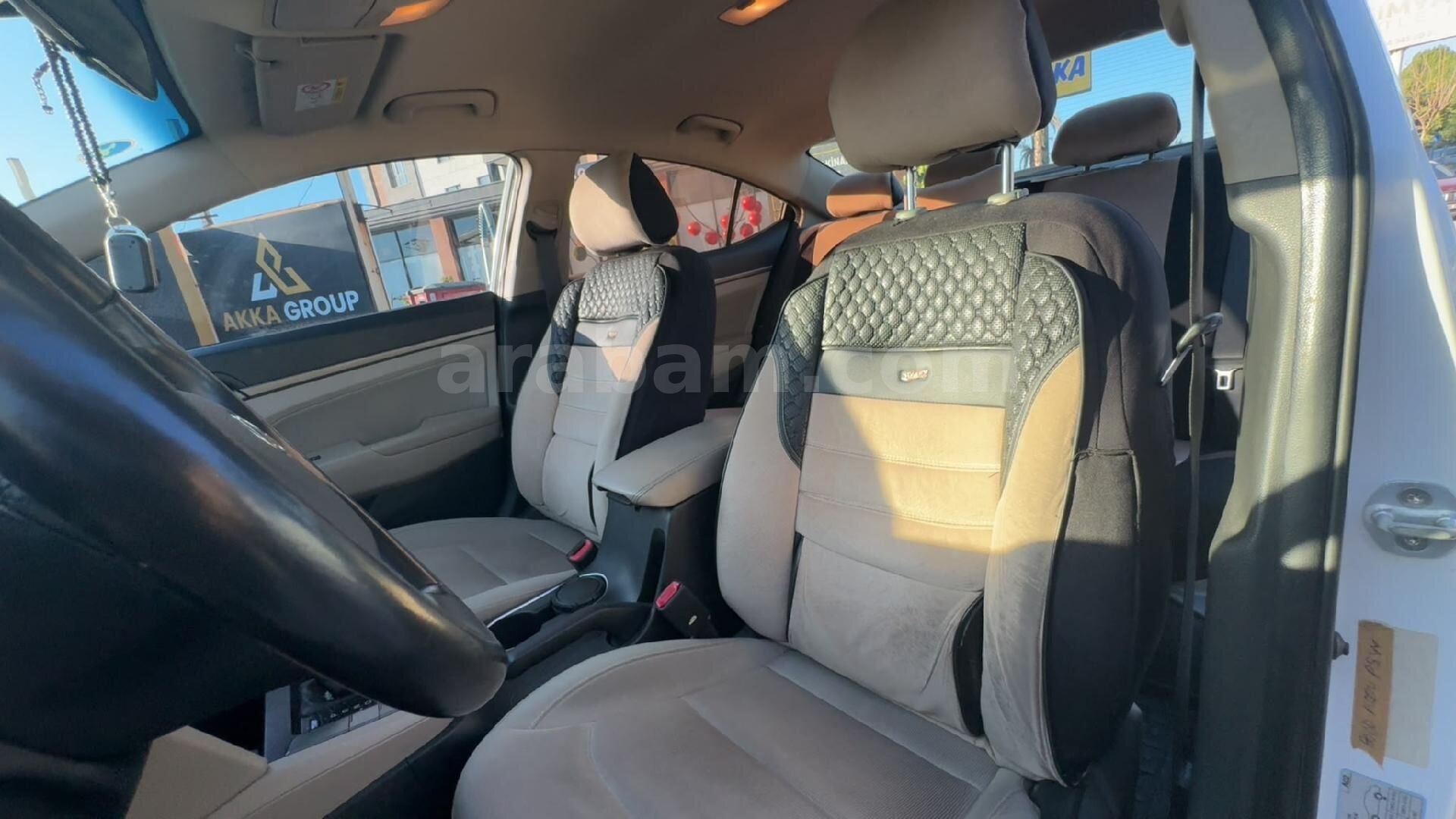 Sahibinden Hyundai Elantra 1.6 CRDi Elite 2016 Model Van 199.000 km Beyaz 3