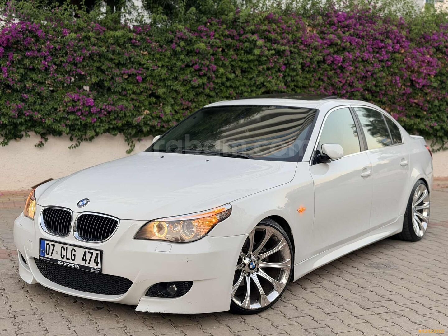Galeriden BMW 5 Serisi 520d M Sport 2008 Model Antalya 404.000 km Beyaz 1