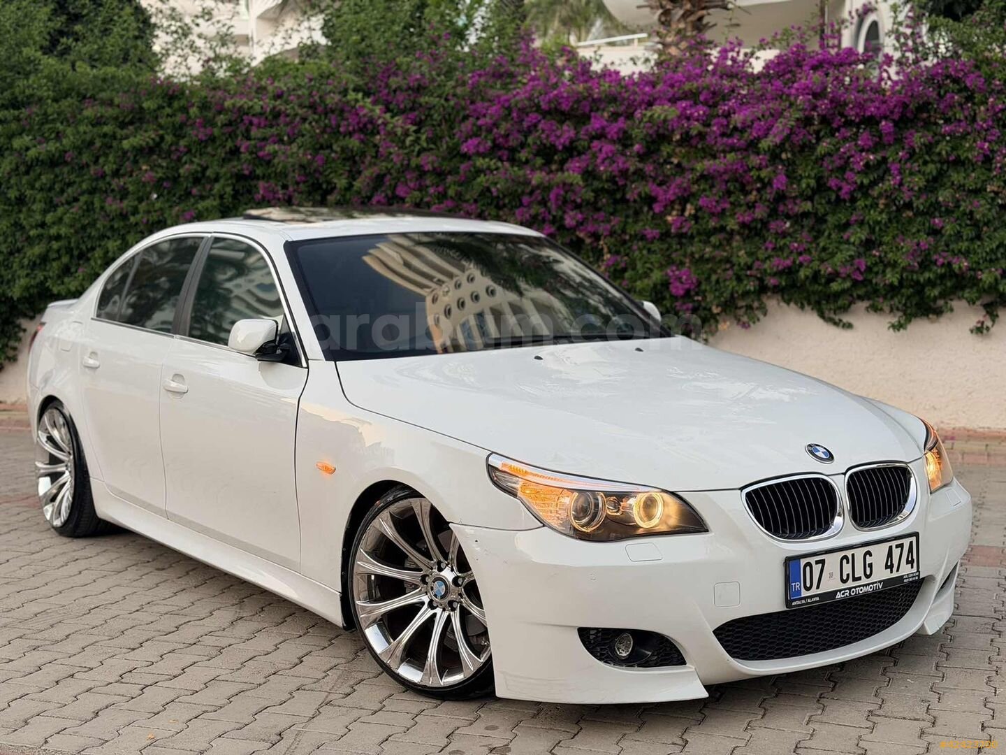 Galeriden BMW 5 Serisi 520d M Sport 2008 Model Antalya 404.000 km Beyaz 2