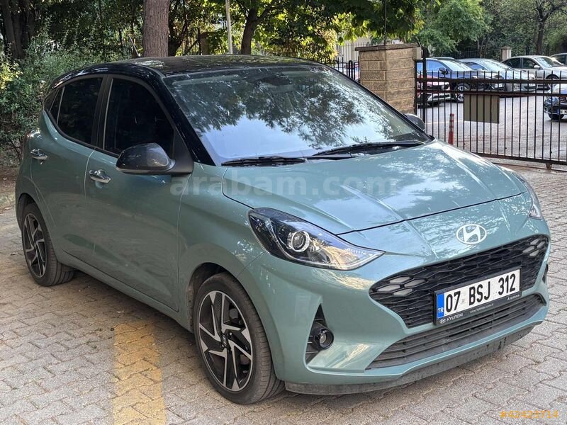 Galeriden Hyundai i10 1.2 MPI Elite 2024 Model İstanbul 18.000 km Yeşil