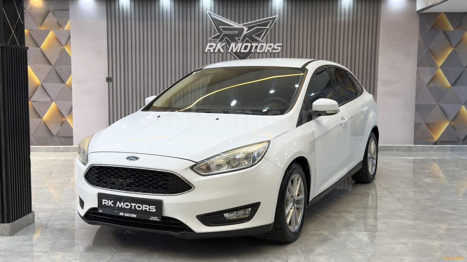 Galeriden Ford Focus 1.6 TDCi Trend X 2015 Model Aksaray 171.000 km Beyaz 3