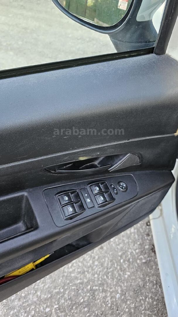 Sahibinden Fiat Linea 1.3 Multijet Pop 2015 Model İstanbul 308.000 km Beyaz 5