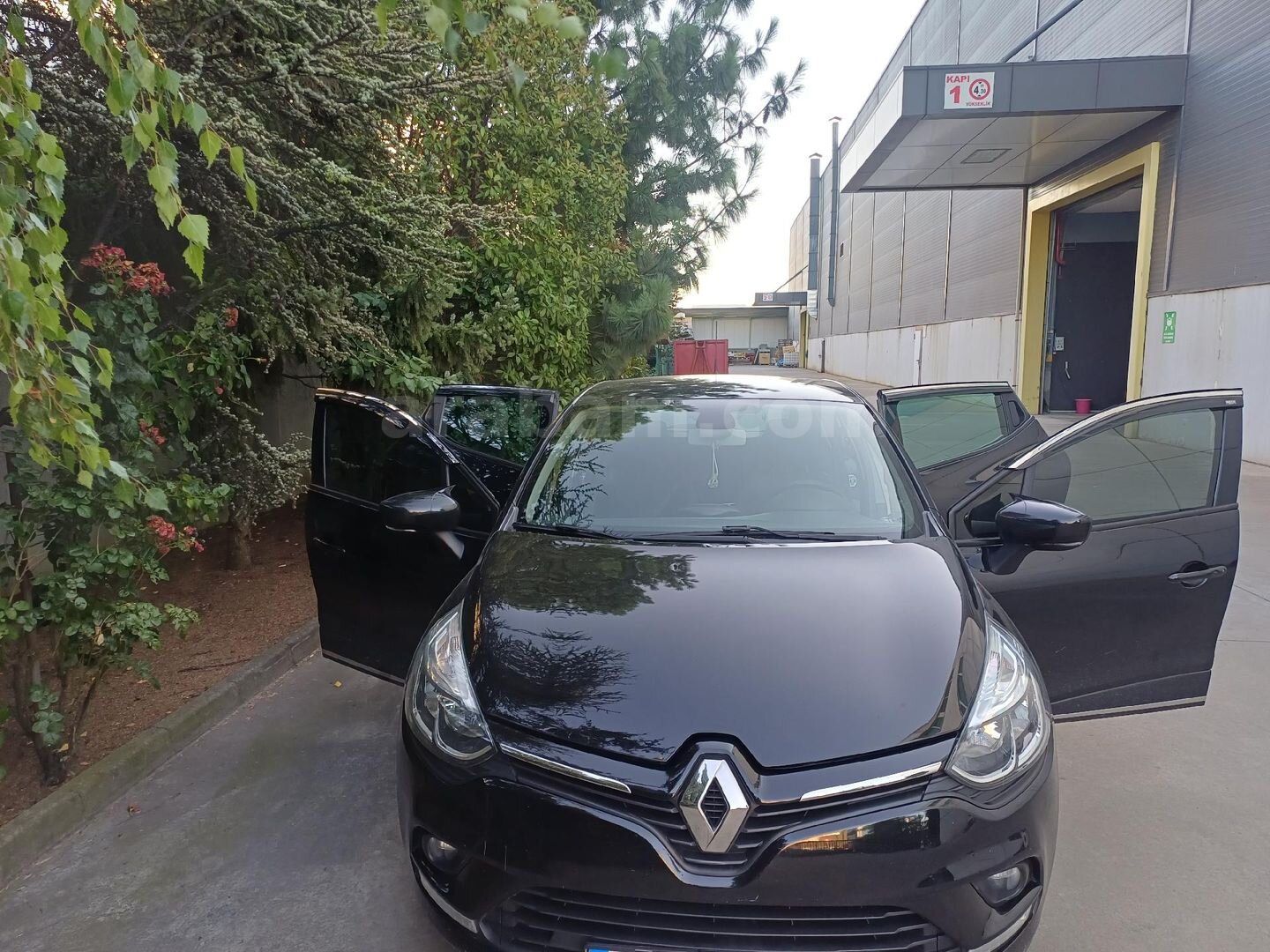 Sahibinden Renault Clio 1.2 Touchrome 2017 Model İstanbul 67.000 km Siyah 5