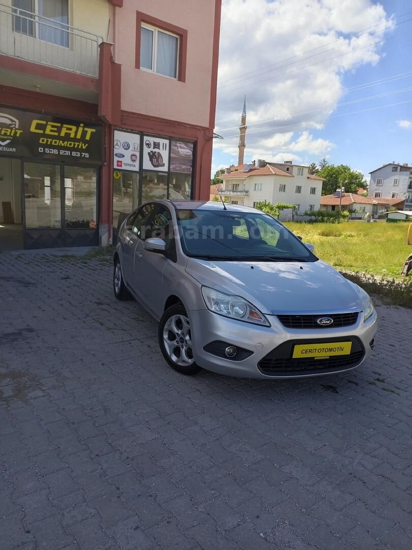 Galeriden Ford Focus 1.6 TDCi Collection 2011 Model Eskişehir 230.000 km Gri (Gümüş) 2