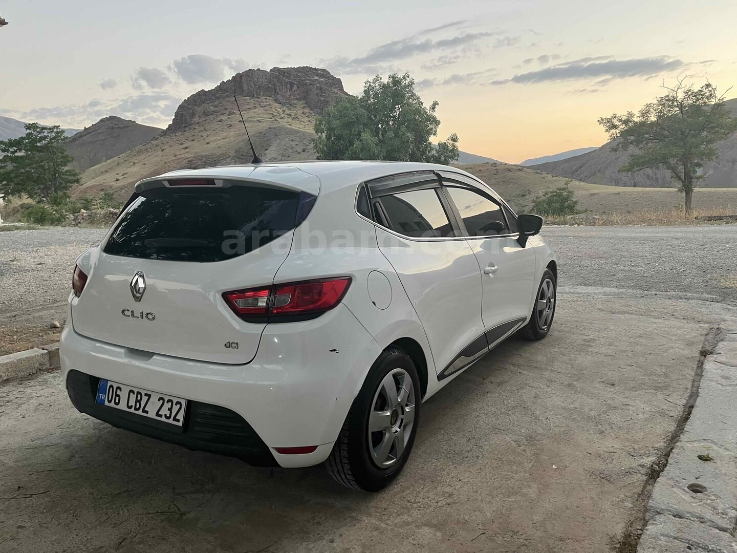 Sahibinden Renault Clio 1.5 dCi Joy 2016 Model Kastamonu 205.000 km Beyaz 3