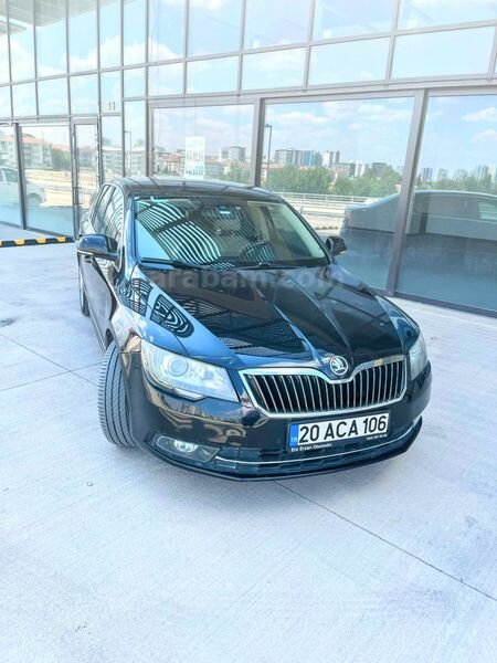 Galeriden Skoda SuperB 1.6 TDI Elegance 2013 Model Ankara 200.000 km Siyah