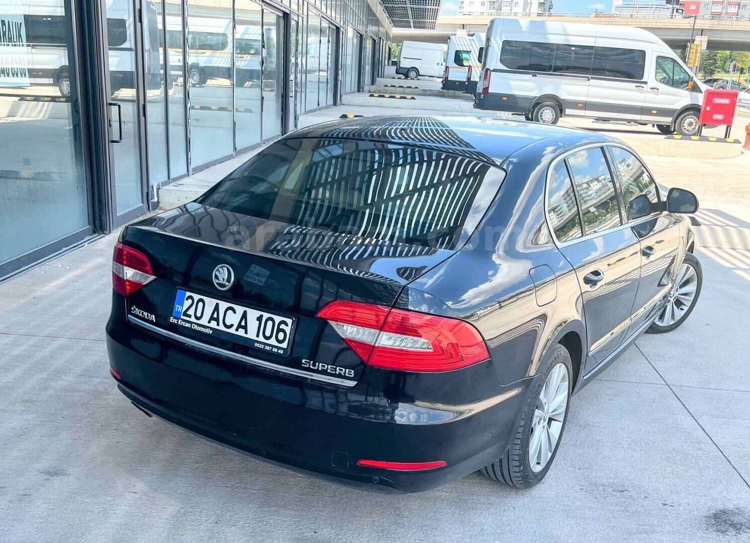 Galeriden Skoda SuperB 1.6 TDI Elegance 2013 Model Ankara 200.000 km Siyah 6