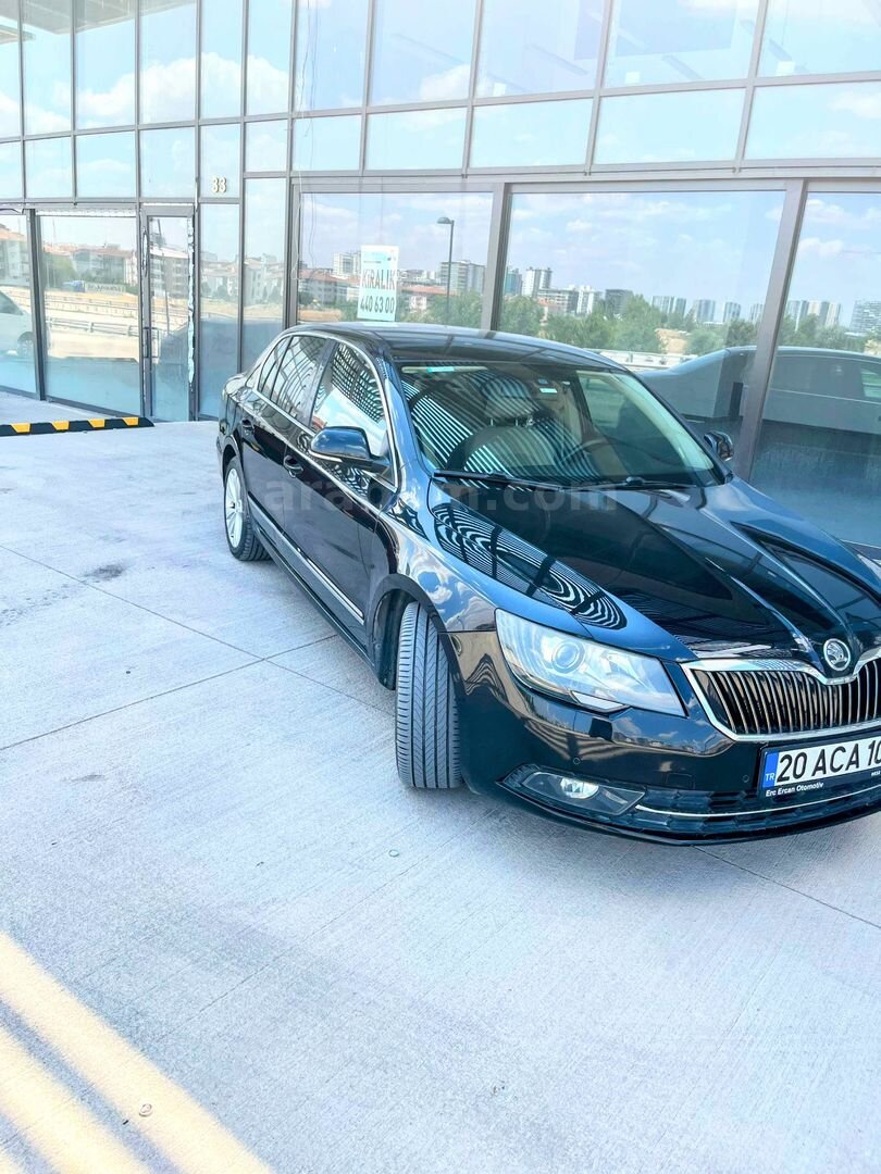 Galeriden Skoda SuperB 1.6 TDI Elegance 2013 Model Ankara 200.000 km Siyah 2