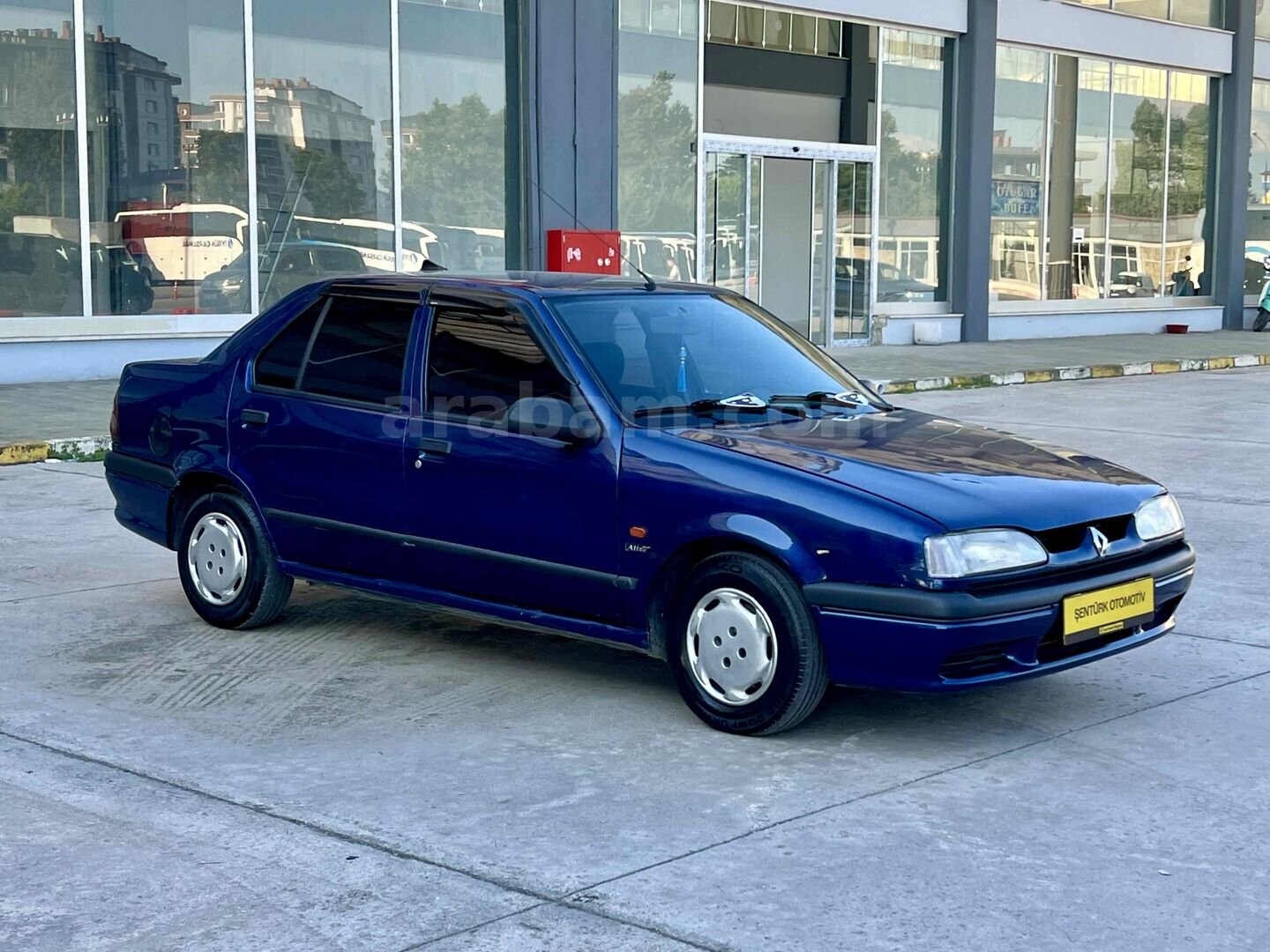 Galeriden Renault R 19 1.6 Europa RNE 1998 Model Samsun 227.000 km Mavi (metalik) 1