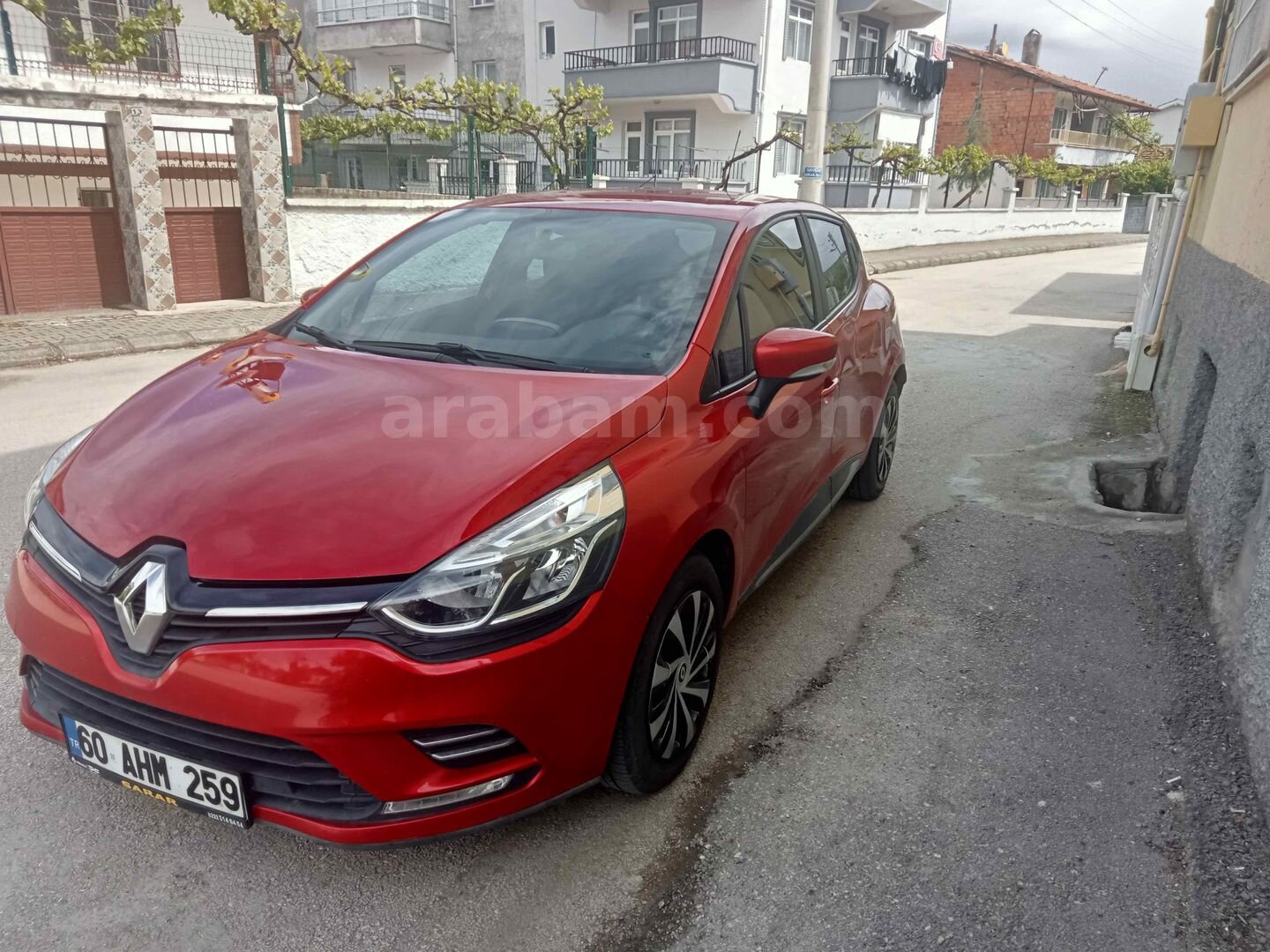 Sahibinden Renault Clio 0.9 TCe Touch 2020 Model Tokat 51.150 km Kırmızı 4